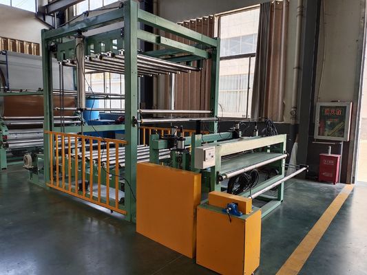 Máquina de laminado de pegamento a base de agua para la producción de alfombras en una planta de fabricación