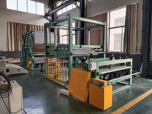 Máquina de laminado de pegamento a base de agua para la producción de alfombras en una planta de fabricación