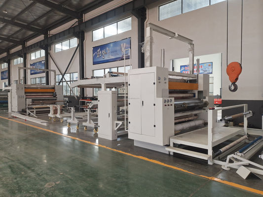 Máquina de laminación de pegamento de fusión en caliente 2800mm para ropa interior Tejidos no tejidos 7500 KG